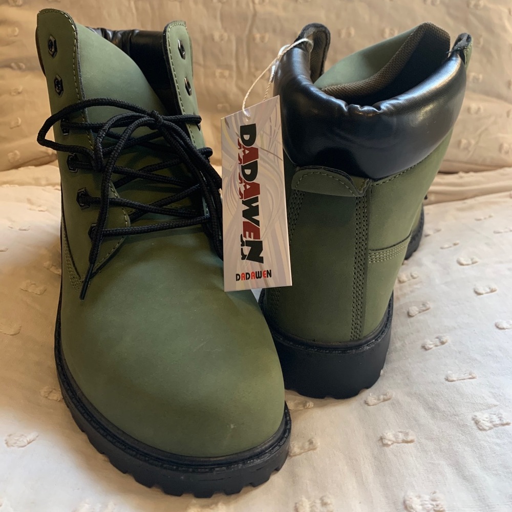 DADAWEN Women’s Lace Up Combat Boots